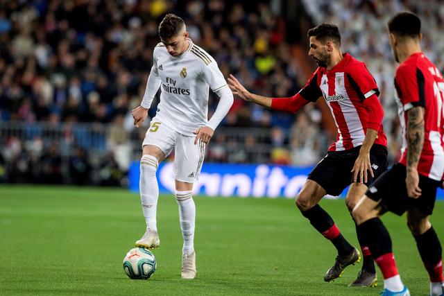 小瓦格纳35分魔术险胜76人 老鹰终结雄鹿7连胜