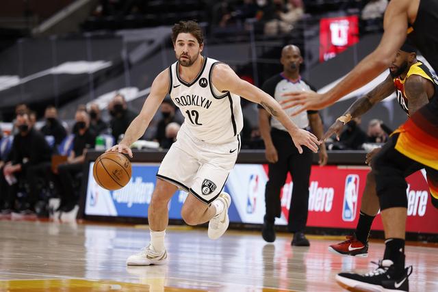 76人力克热火重返东部前六 公牛险胜开拓者